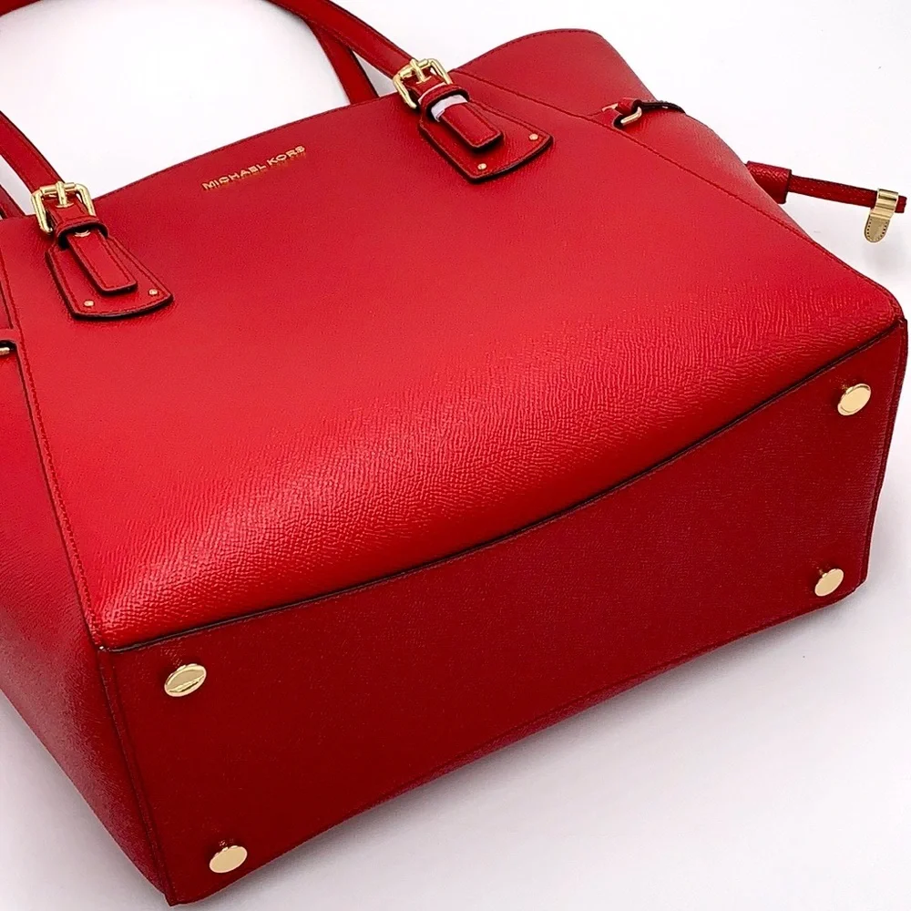 MICHAEL KORS Voyager East West Tote Crimson Color